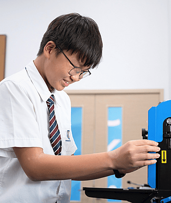 Brighton College Vibhavadi Senior pupil excited using 3D printer 