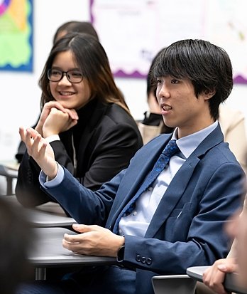 Sixth Form pupils exploring Psychology, developing insight and critical thinking.