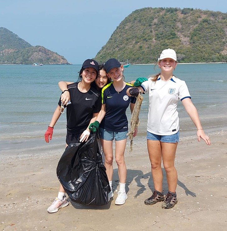  Brighton College Bangkok Help the world 