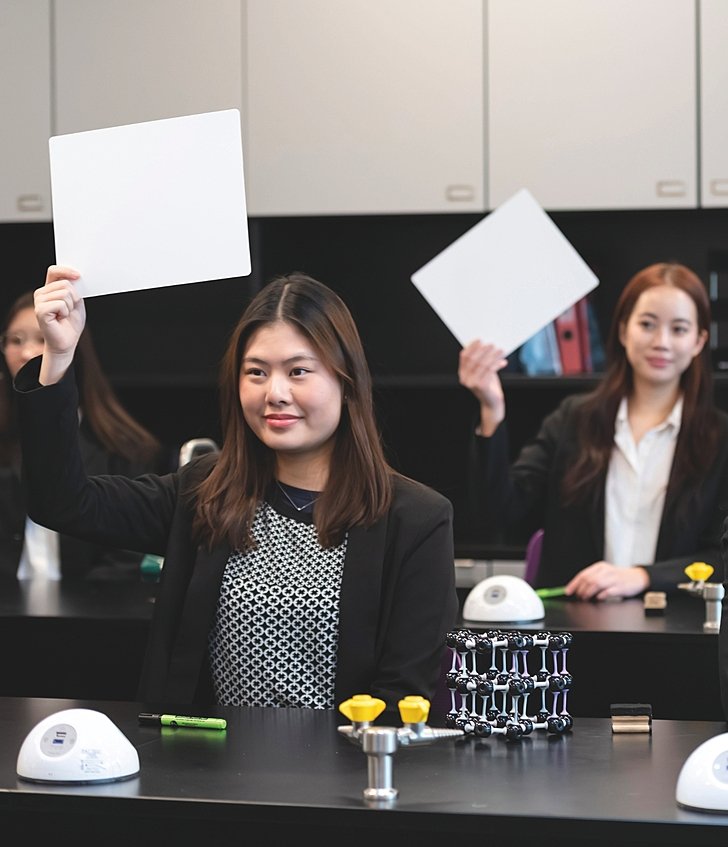  Pupils actively answering questions in class at Brighton College Vibhavadi, where curiosity and confidence are nurtured every day. 