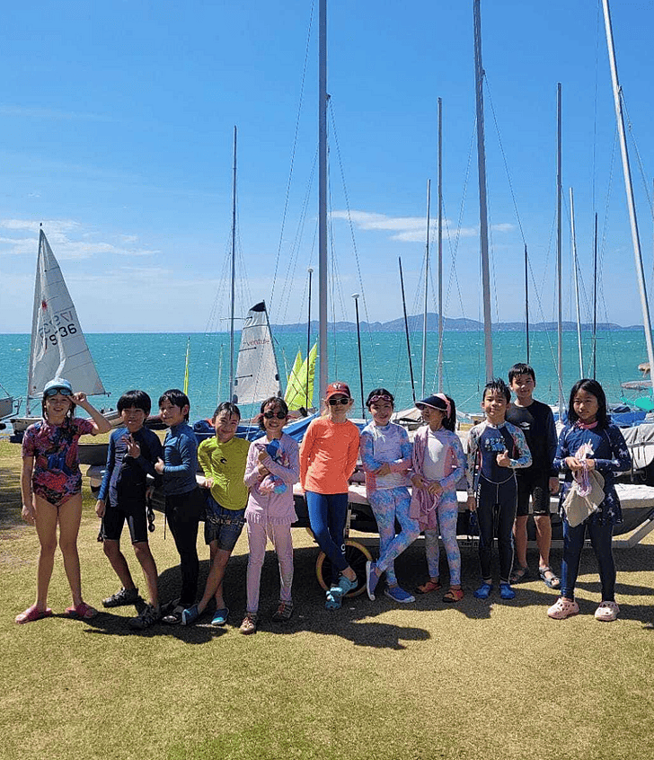  Pupils at Brighton College Vibhavadi exploring the sea on a boat trip, part of the school’s experiential learning approach. 