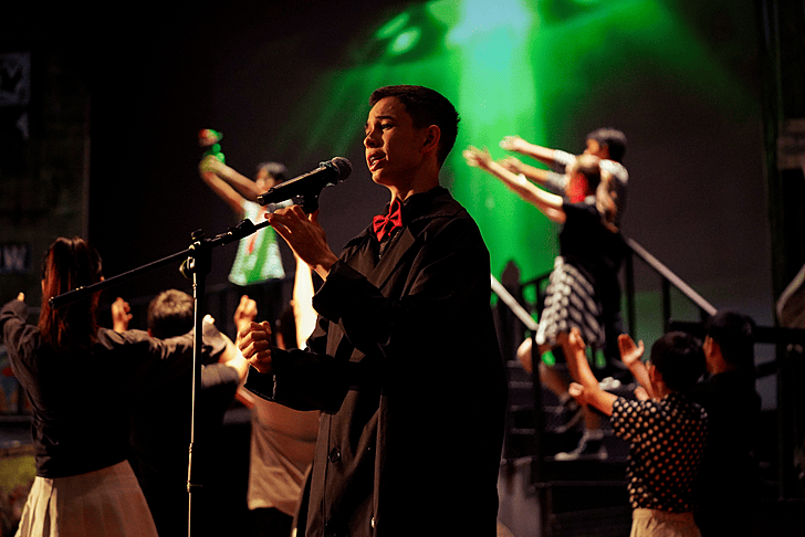  Brighton-College-Vibhavadi-Senior-pupil-does-the-drama-performance-on-the-stage 