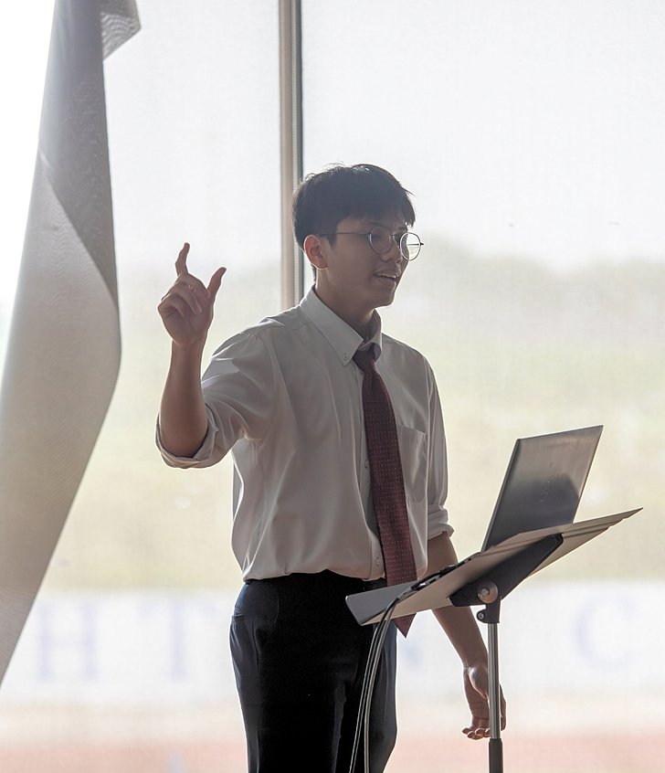  Year 10–11 pupils practising presentation skills at Brighton College Vibhavadi, building confidence through soft skill development. 