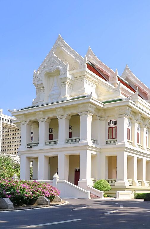  Chulalongkorn University  